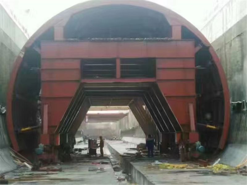 什么是冷彎機？